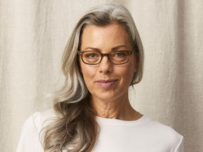 Model is wearing The BRANDON in size 48 in Dark Blonde