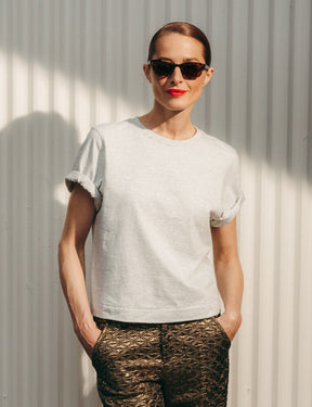 Model is wearing The BREN SUN in Classic Havana in size 51 with Cosmitan Brown Glass Lenses