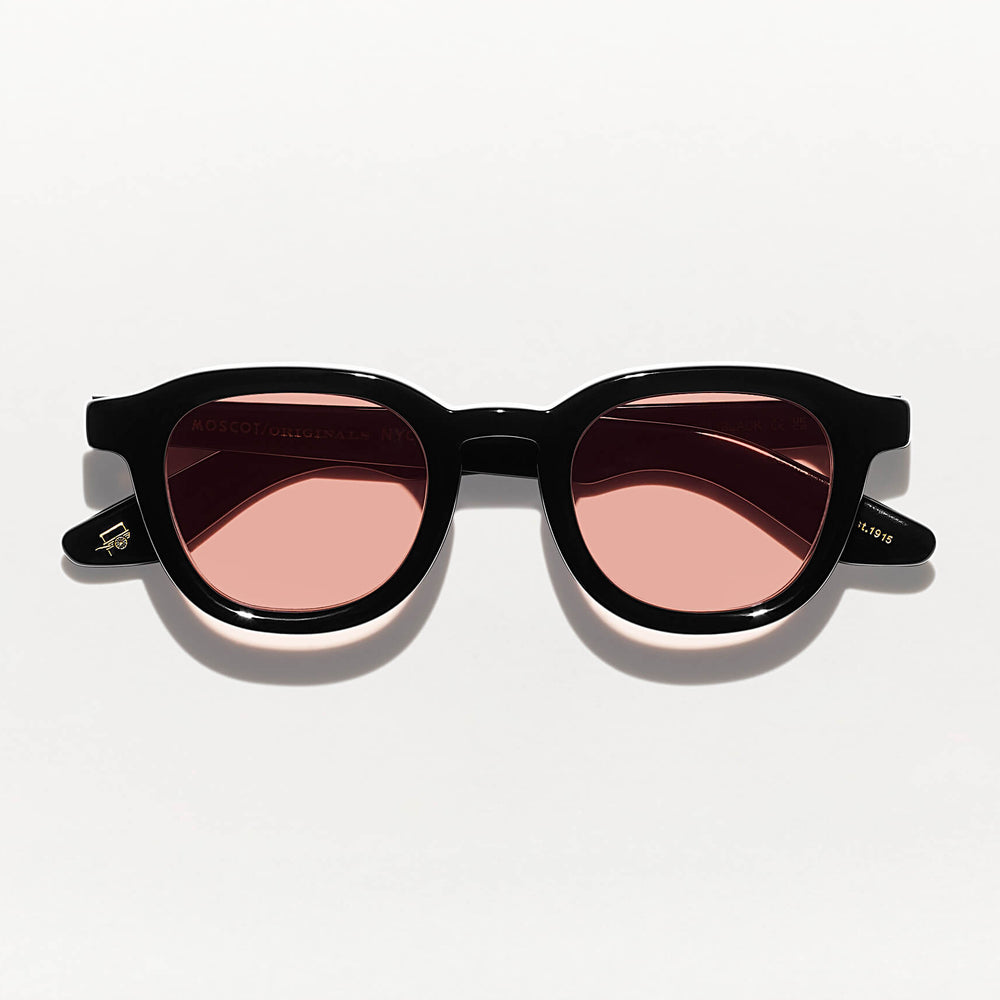 #color_black | The DAHVEN in Black with New York Rose Tinted Lenses