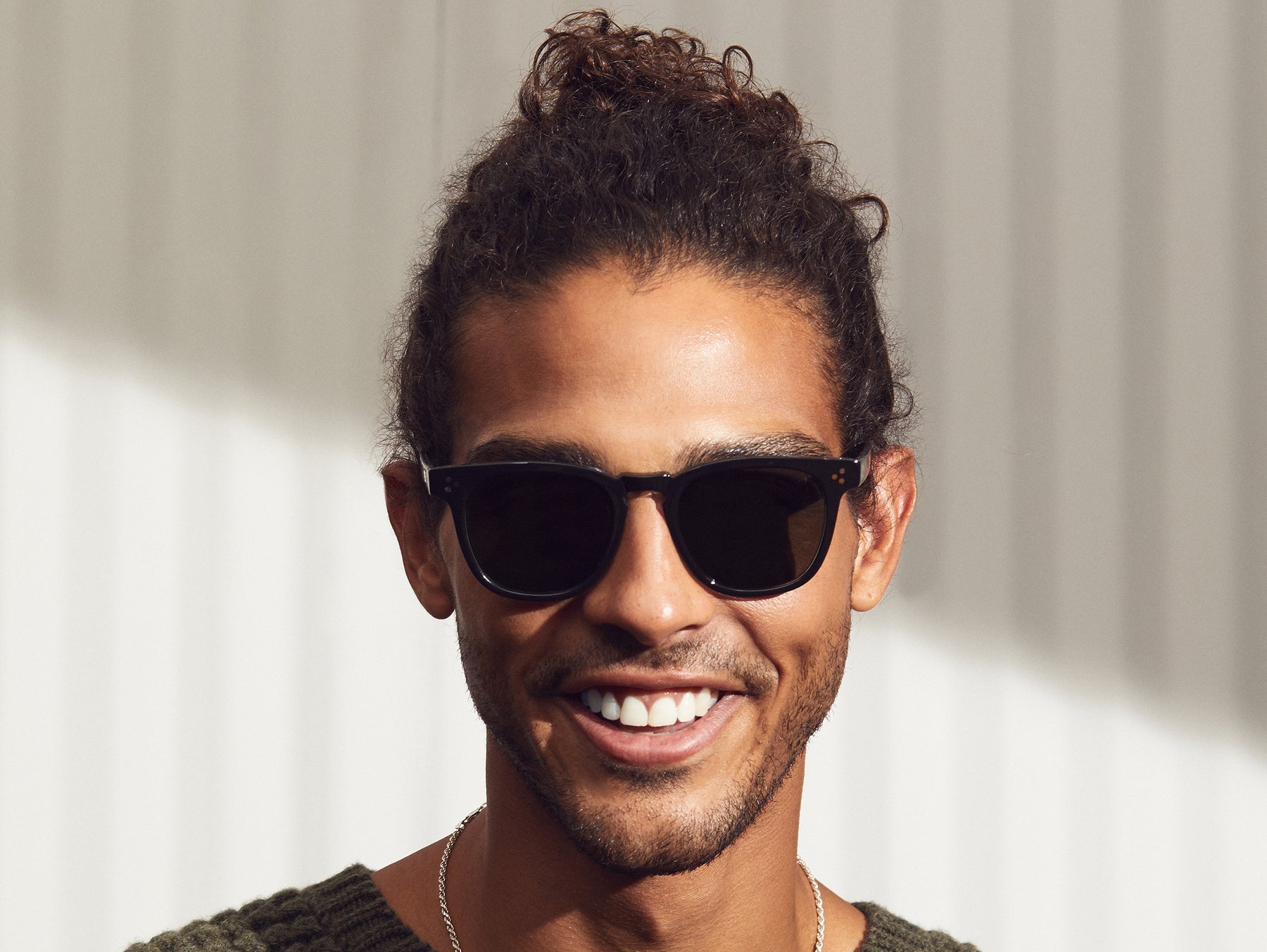 Model is wearing The DUDEL SUN in Black/Crystal in size 51 with G-15 Lenses