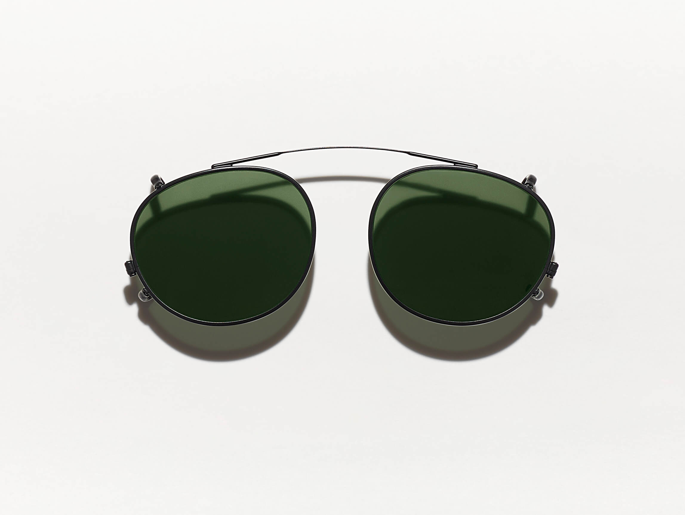 The FRANKIE CLIP in Matte Black with Grey Lenses