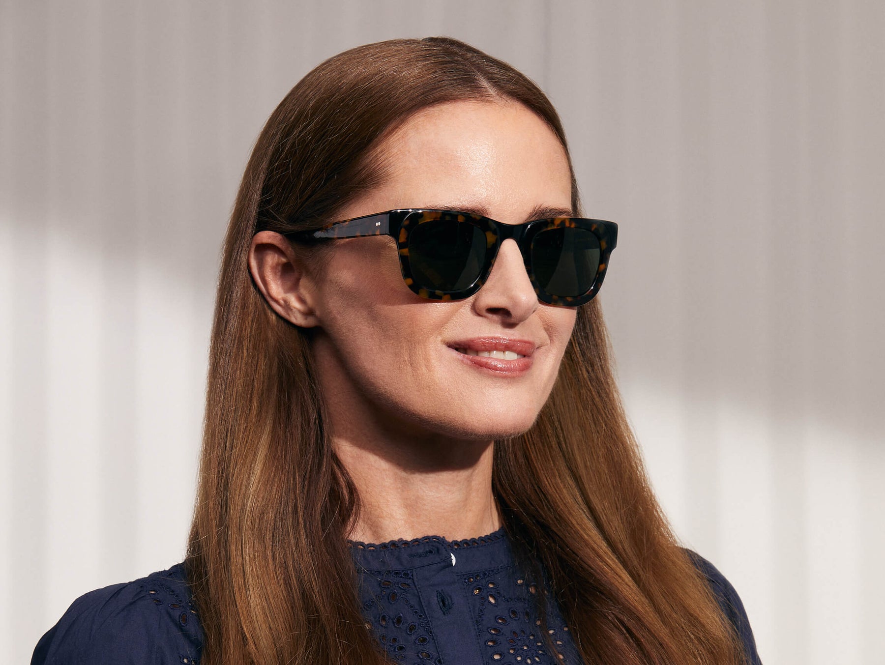 Model is wearing The FRITZ SUN in Tortoise/Black in size 47 with G-15 Glass Lenses