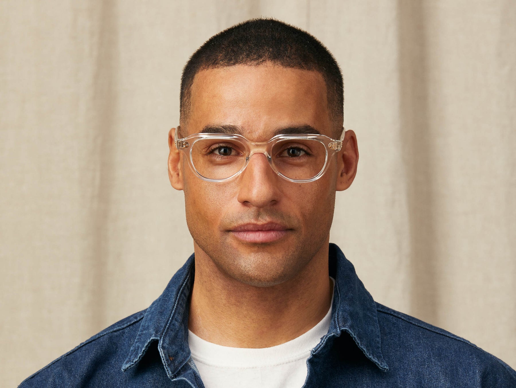 Model is wearing The GOOLAH in size 50 in Crystal