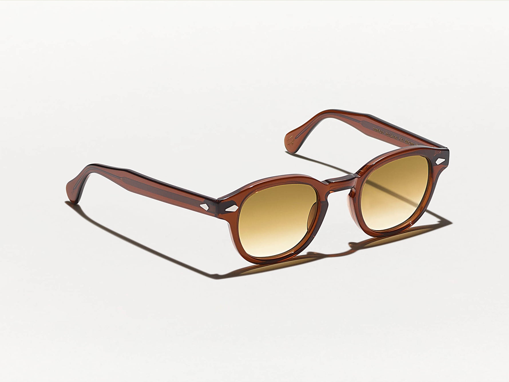 LEMTOSH w kolorze Brown z soczewkami zabarwionymi na Chestnut Fade