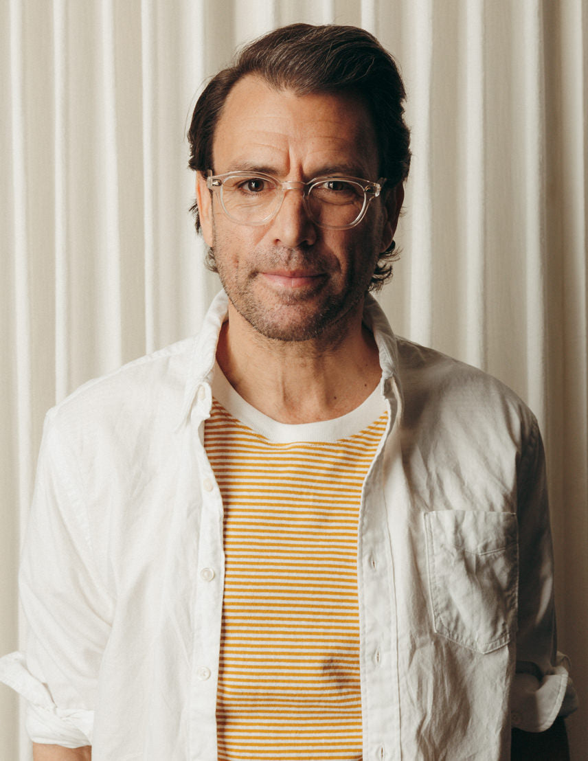 Model is wearing The LEMTOSH-TT-SE in size 46 in Crystal/Gold