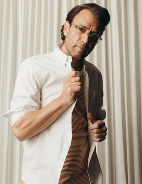 Model is wearing The LEMTOSH-TT-SE in size 46 in Crystal/Gold