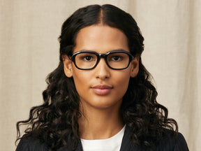 Model is wearing The MESHUG in size 51 in Black