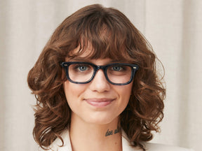 Model is wearing The KLUTZ in size 47 in Ink