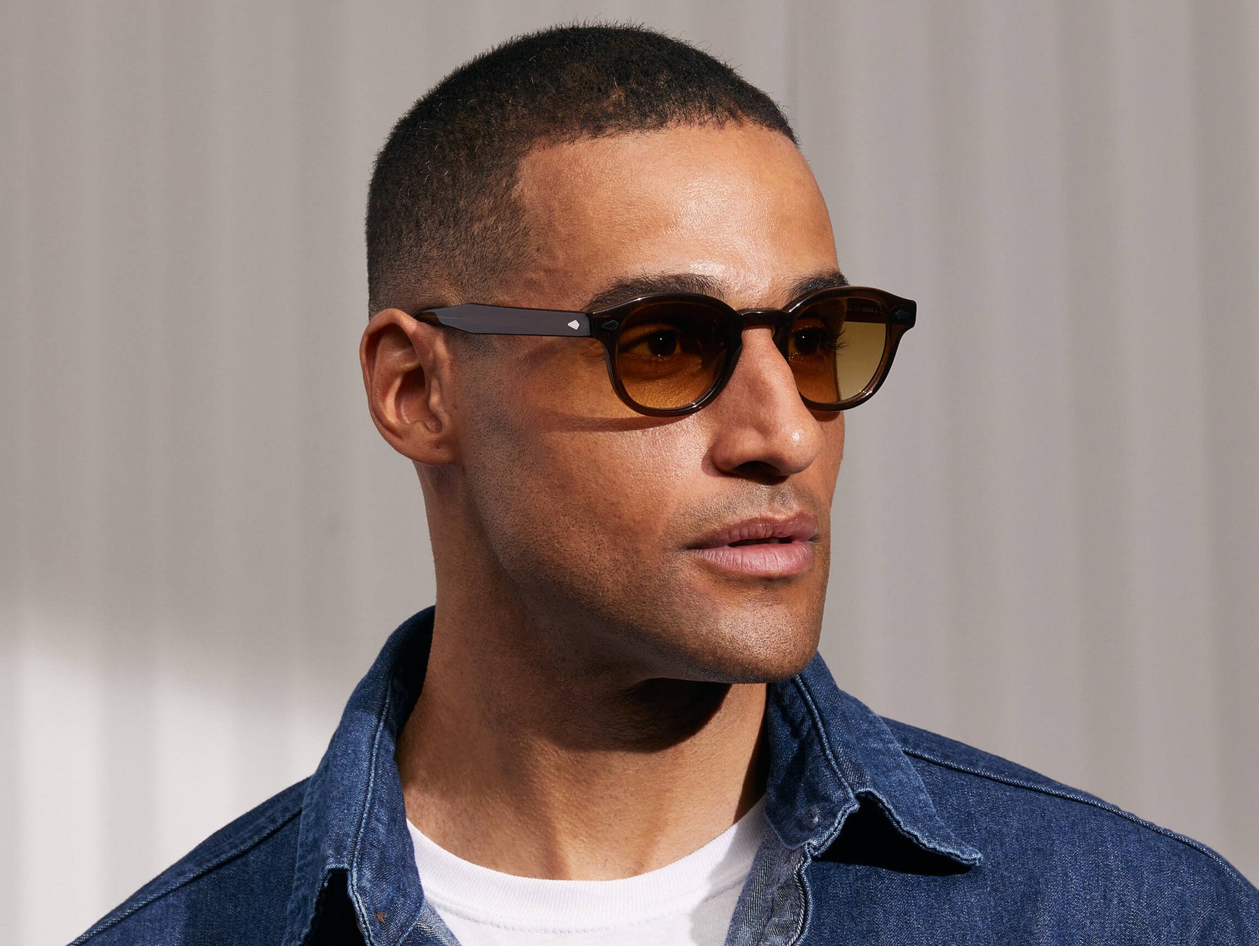 Model is wearing The LEMTOSH in Brown in size 46 with Chestnut Fade Tinted Lenses