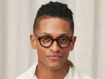 Model is wearing The GREPS in size 44 in Burgundy