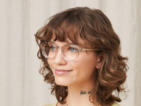 Model is wearing The DAHVEN in size 44 in Mist