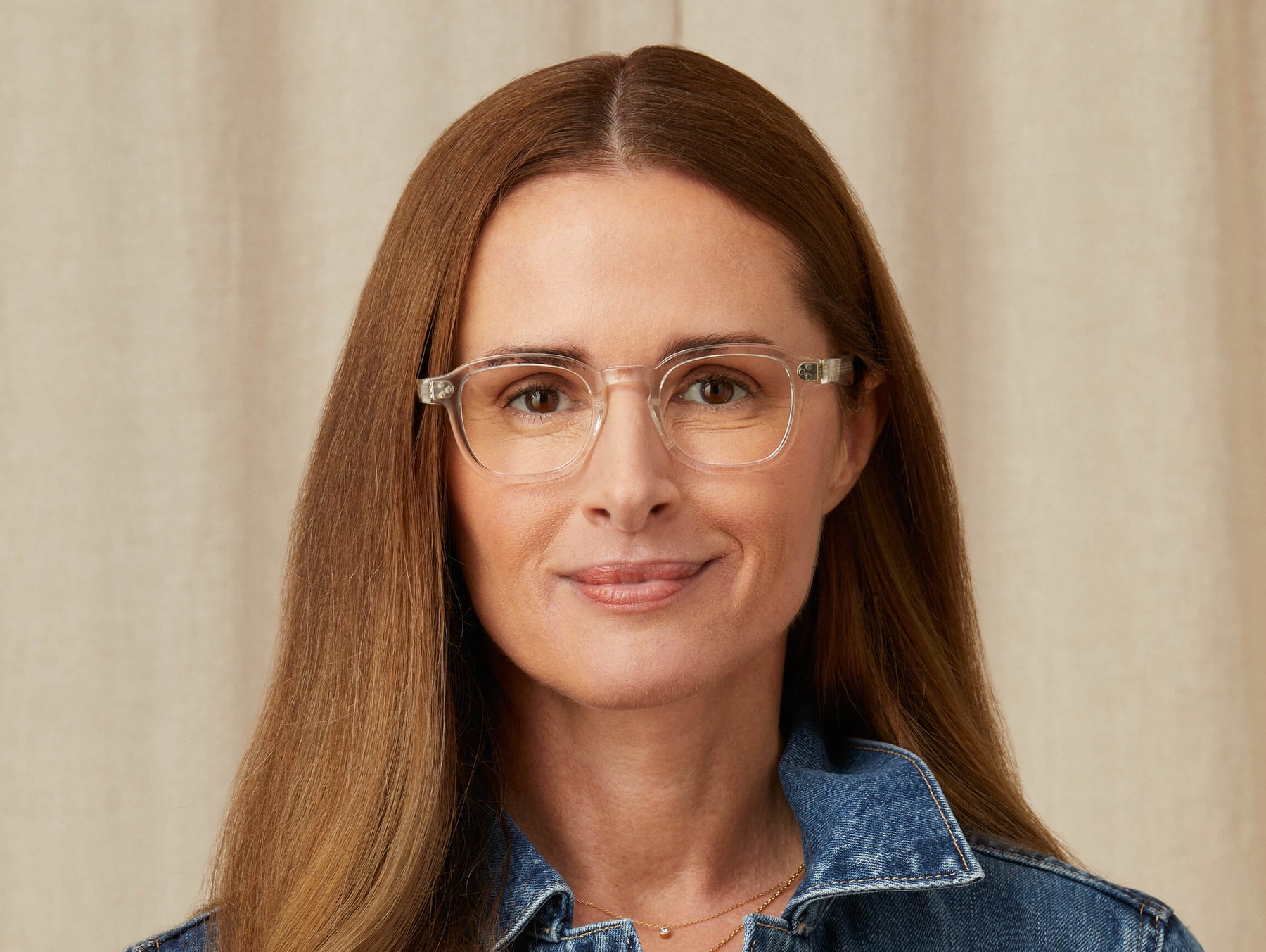 Model is wearing The MOMZA in size 46 in Crystal