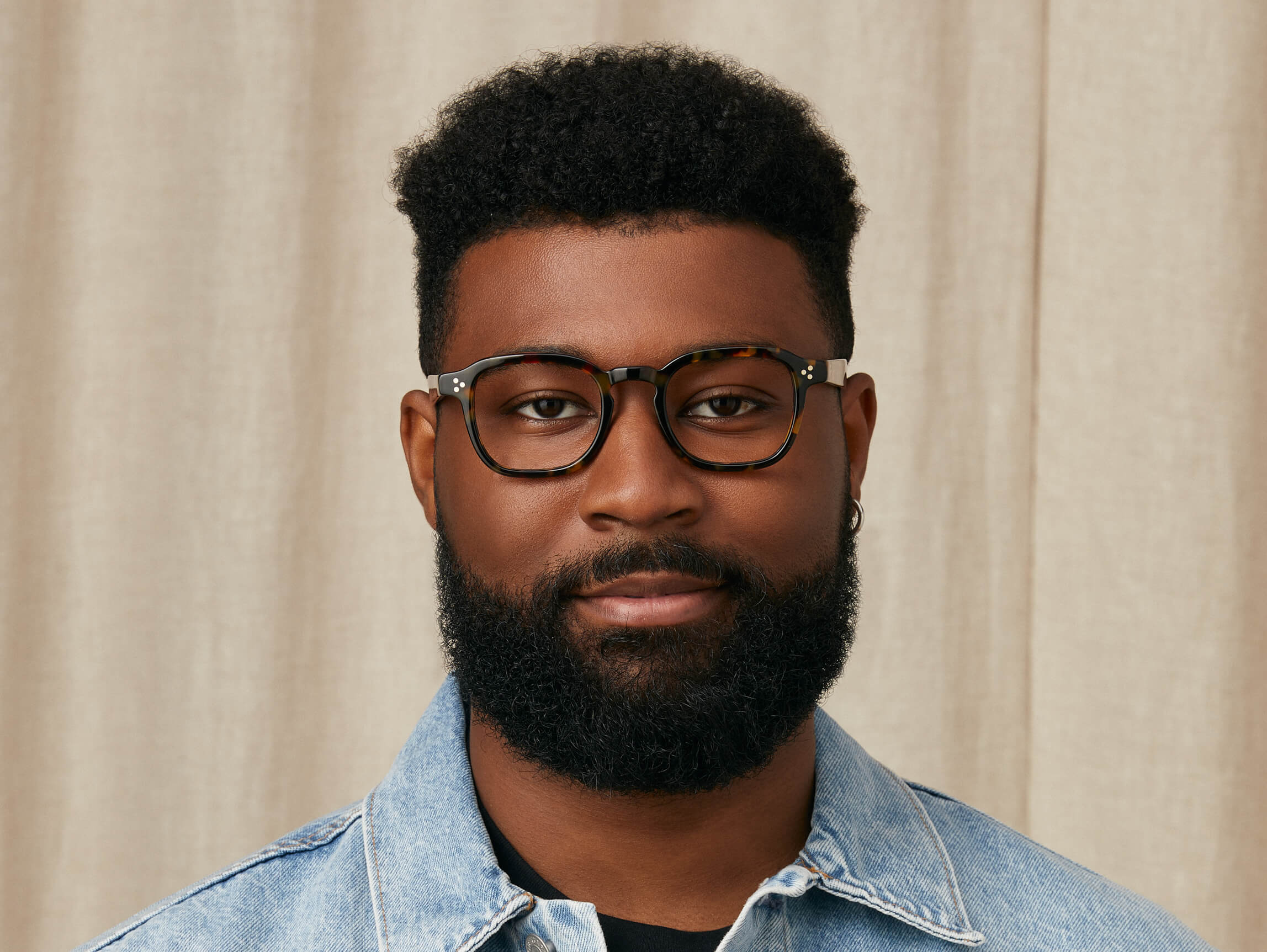 MOMZA | タイムレスなスクエアGlasses| MOSCOT