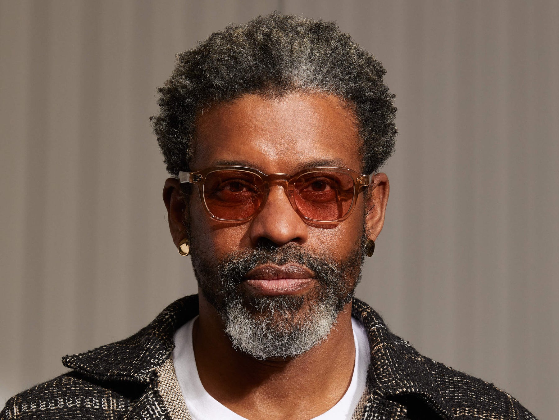 Model is wearing The MOMZA in Cinnamon in size 49 with Limelight Tinted Lenses