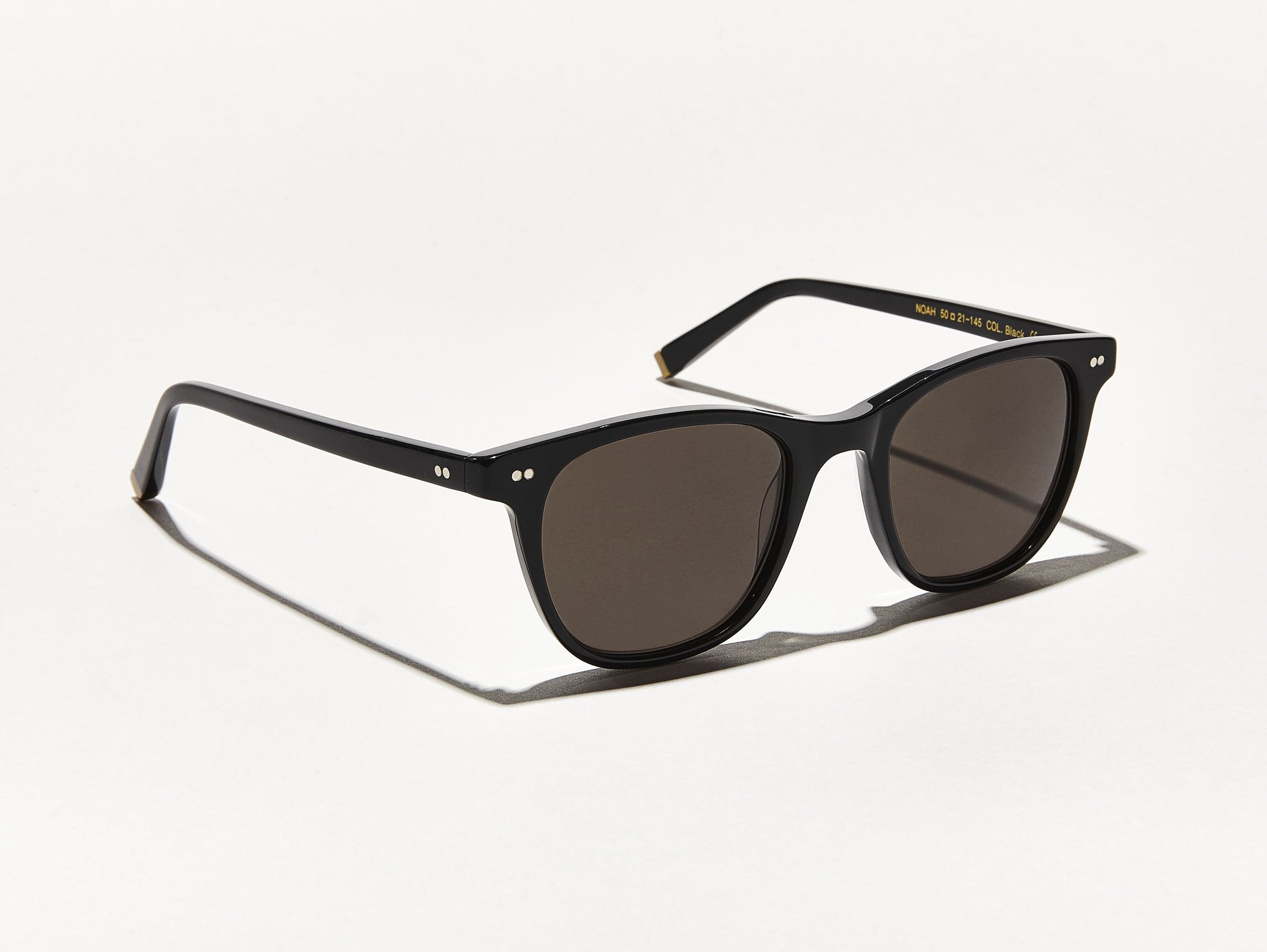 #color_black | The NOAH SUN in Black with Grey Lenses