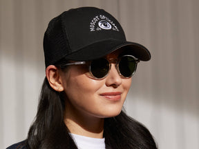 Model is wearing The SNAPBACK