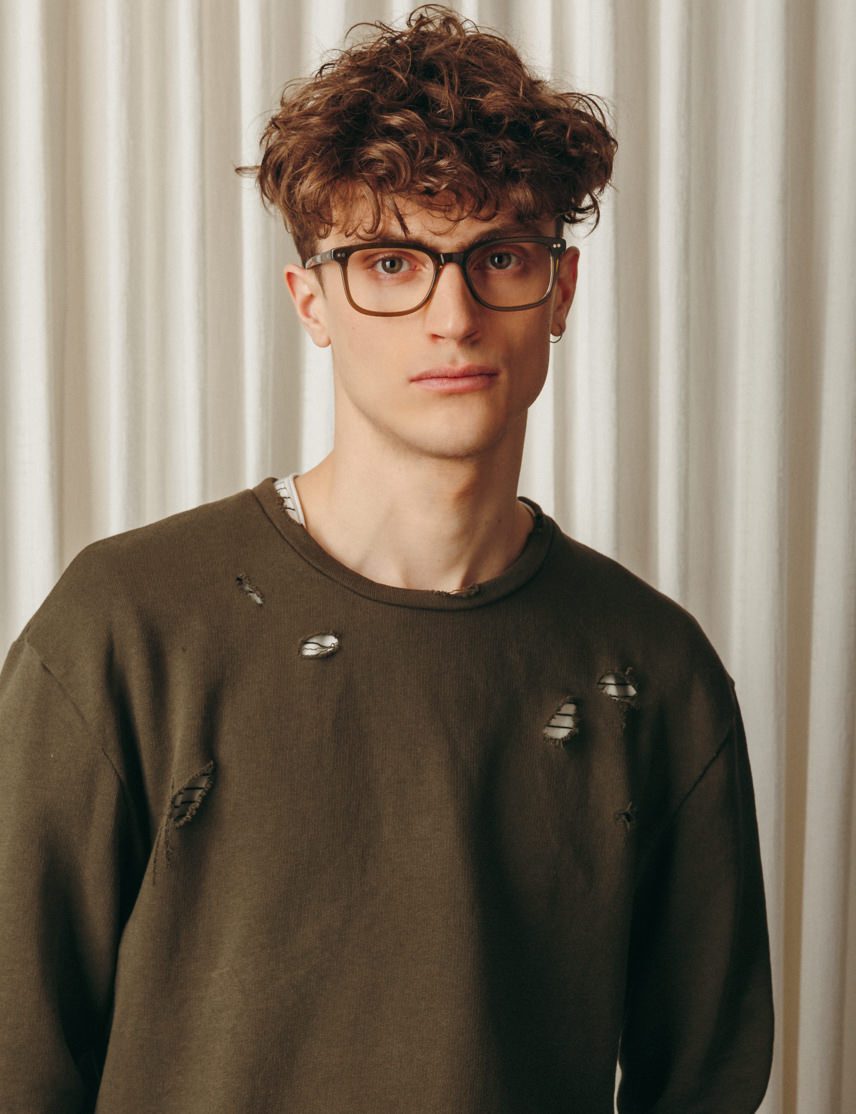 Model is wearing The PAT in size 49 in Sage