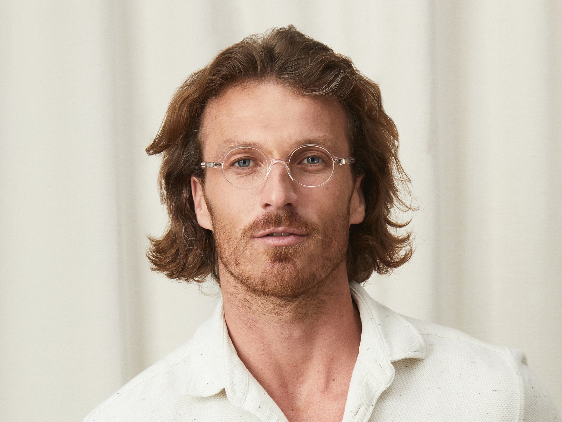 Model is wearing The SIDNEY in size 45 in Blush