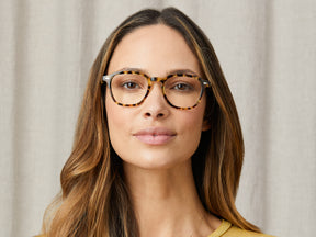 Model is wearing The VANTZ in size 50 in Heritage/Tortoise