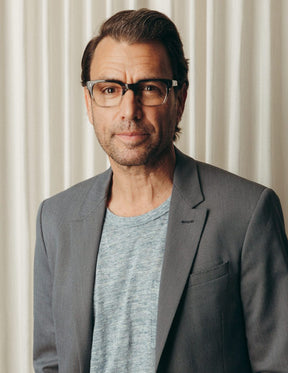 Model is wearing The ZAYDE in size 49 in Charcoal